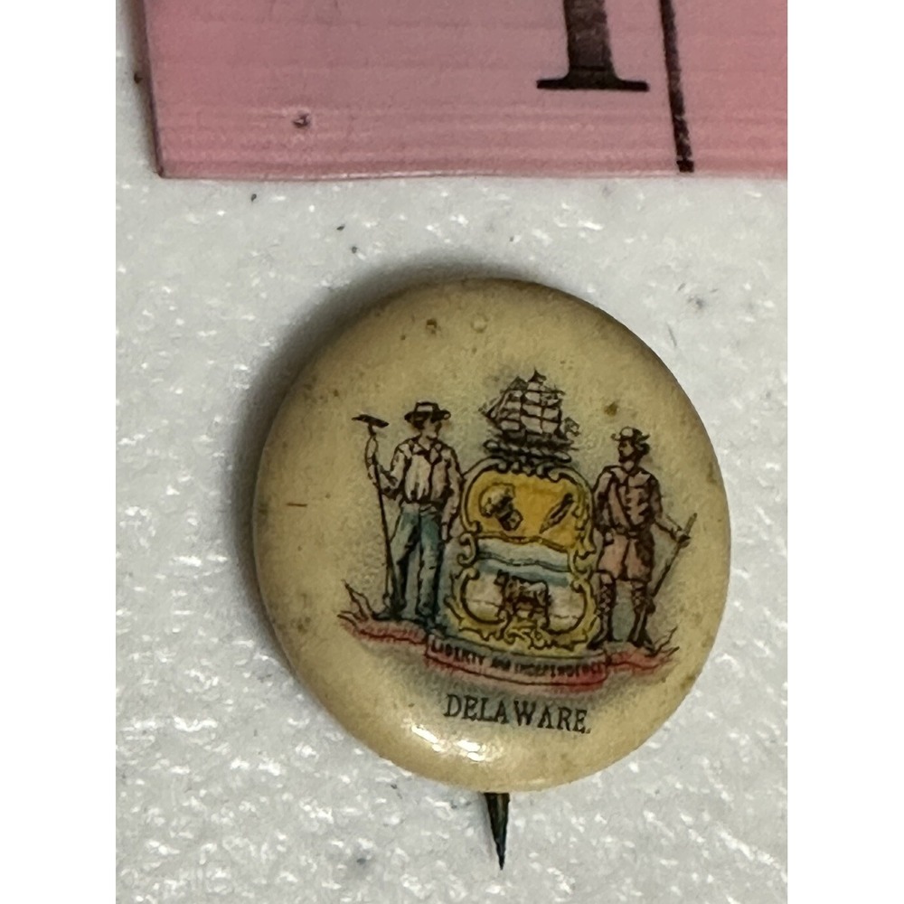 Delaware State Seal Sweet Caporal Cigarettes Whitehead & Hoag Pinback Button
